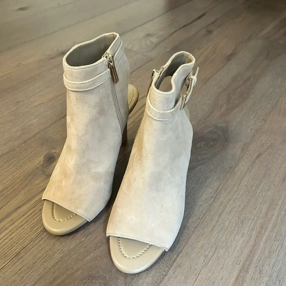 Vince Camuto Paveeni Suede Ankle Booties - Picture 2 of 5
